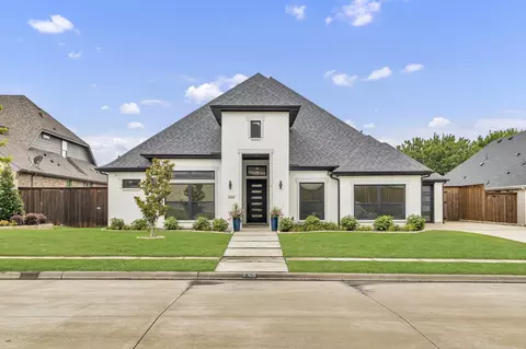 8305 Caballo Dr, North Richland Hills, TX 76182
