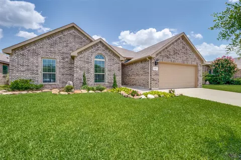 3512 Meadowtrail Ln, Denton, TX 76207