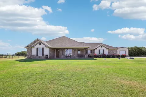 360 Rolling Ranch Blvd, Alvord, TX 76225