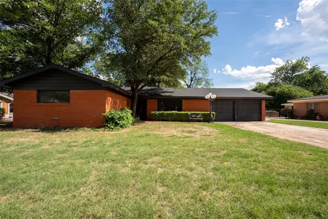 2073 River Oaks Cir, Abilene, TX 79605