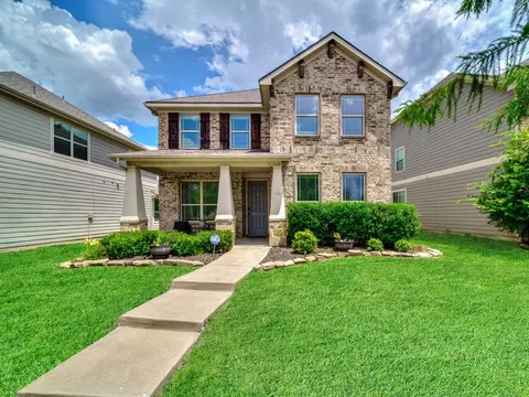 724 Whitemarsh Dr, Aubrey, TX 76227
