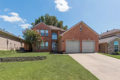 1129 Secretariat Dr, Grand Prairie, TX 75052