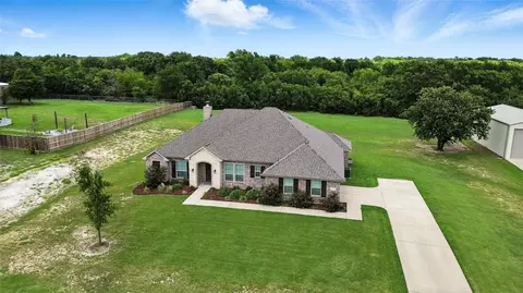 1209 Christie Ln, Terrell, TX 75161