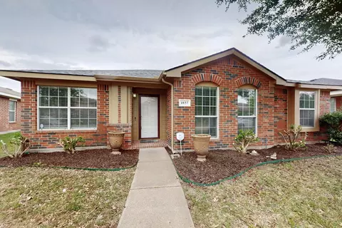 1857 Eagle River Trl, Lancaster, TX 75146 photo 3