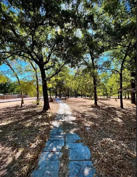 104 Red Bluff Loop, Mabank, TX 75156 photo 4