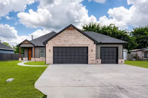 595 Kontiki Dr, Tool, TX 75143