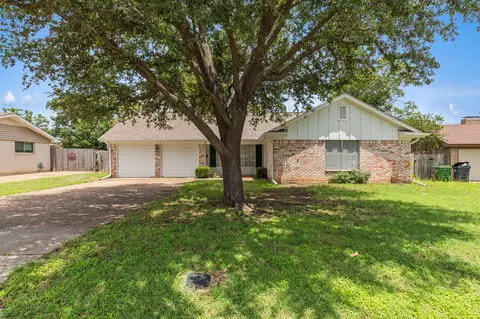 4918 Lakemoor Dr, Waco, TX 76710