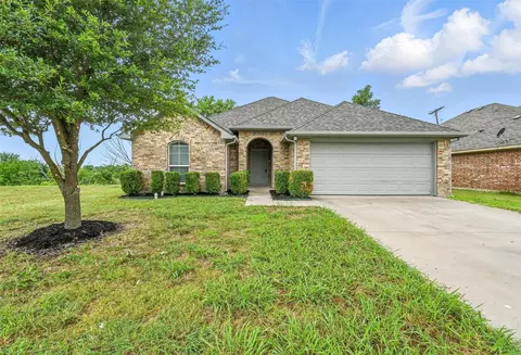130 Owen Way, Waxahachie, TX 75165