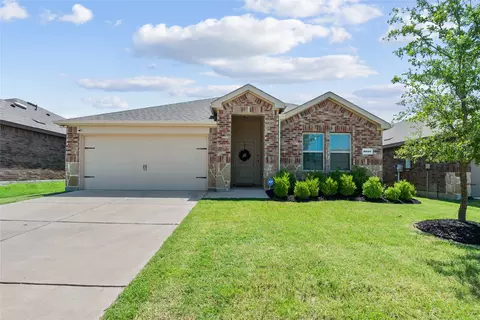 8008 Gallup Ave, Aubrey, TX 76227