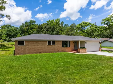 800 Holbrook St, Mount Vernon, TX 75457