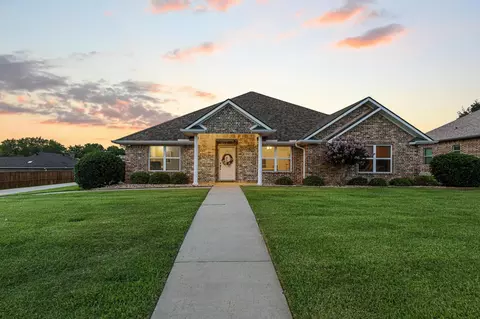 102 Southfork Cir, Pottsboro, TX 75076