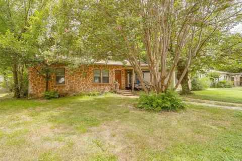 305 Willow St, Hurst, TX 76053