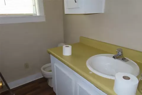 Bath - 807 Butler St, Springhill, LA 71075 photo 2 of 2