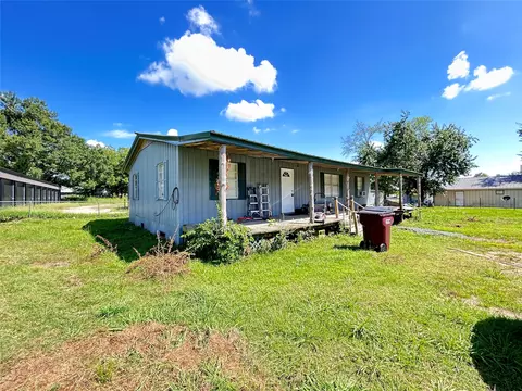 104 Gaskins St, Como, TX 75431