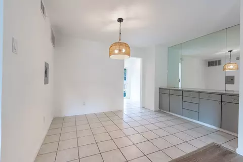 10212 Regal Oaks Dr #C, Dallas, TX 75230