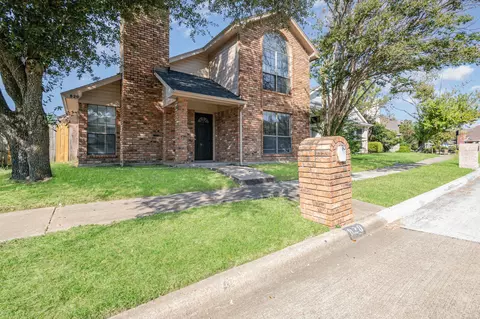 820 Greenridge Dr, Arlington, TX 76017