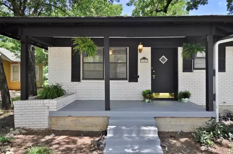 2321 Honeysuckle Ave, Fort Worth, TX 76111