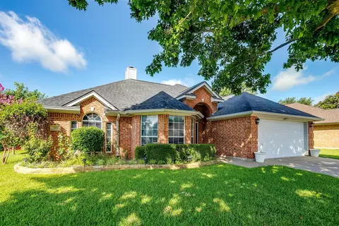 413 Jeffdale Dr, Burleson, TX 76028
