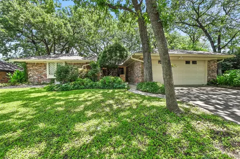 4911 Stage Line Dr, Arlington, TX 76017