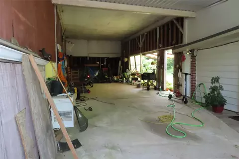 Exterior - 703 10th St NW, Springhill, LA 71075 photo 6 of 9