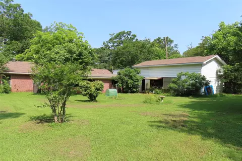 Exterior - 703 10th St NW, Springhill, LA 71075 photo 8 of 9