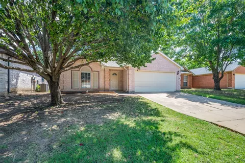 507 Blueberry Hill Ln, Mansfield, TX 76063