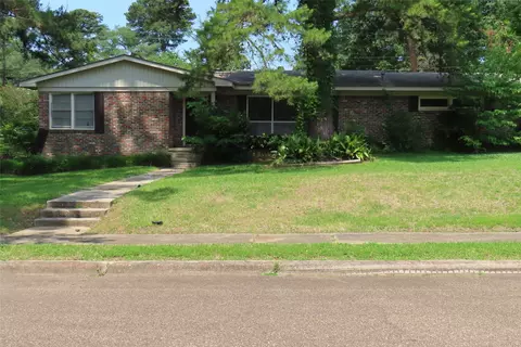 706 NW 6th St NW, Springhill, LA 71075