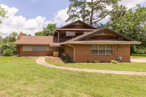910 Briar Cliff Dr, Bryan, TX 77802