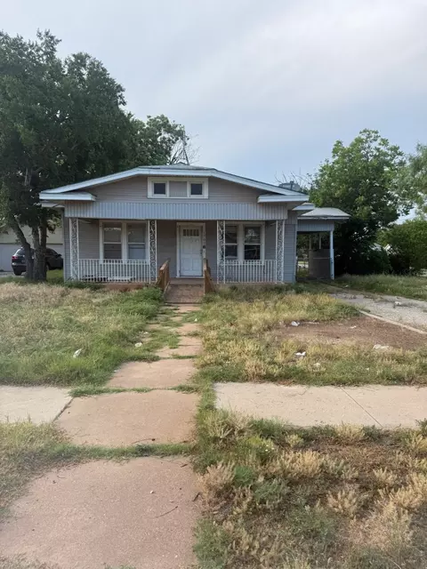 1702 Sandefer St, Abilene, TX 79603