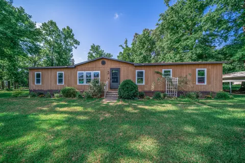 395 Dixie Lake Ln, Waskom, TX 75692