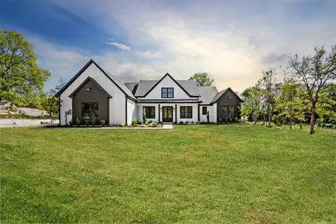 1418 Oak Hill Dr, Van Alstyne, TX 75495
