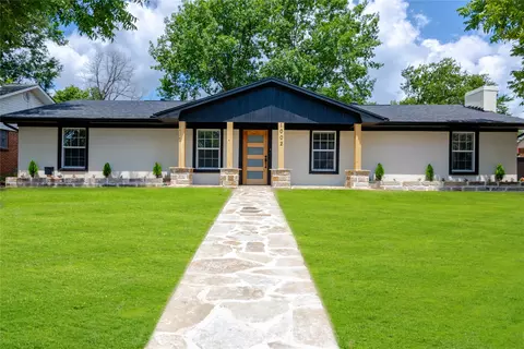1002 Royal Dr, Kaufman, TX 75142
