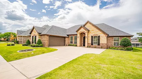 1207 Huntington Cove Ct, Granbury, TX 76048