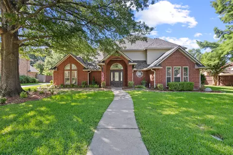 2830 Oak Creek Dr, Paris, TX 75462