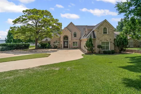 200 N Broadway Rd, Azle, TX 76020