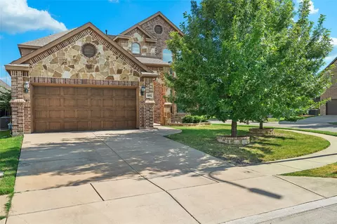8852 Devonshire Dr, Fort Worth, TX 76131
