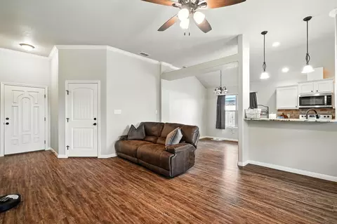 Entry Way - 5709 Foxfire Dr, Abilene, TX 79606 photo 1 of 4