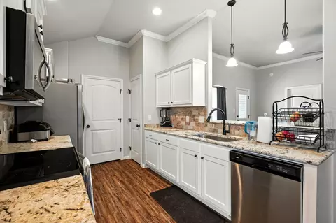 Kitchen - 5709 Foxfire Dr, Abilene, TX 79606 photo 1 of 3