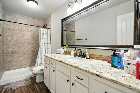 Bath - 5709 Foxfire Dr, Abilene, TX 79606 photo 1 of 2