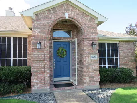 3213 Granada Dr, Mesquite, TX 75181