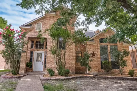 8813 Greenwood Trl, Rowlett, TX 75088