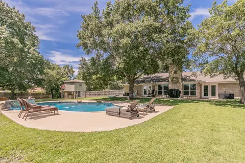 10420 Westridge Rd, Fort Worth, TX 76126