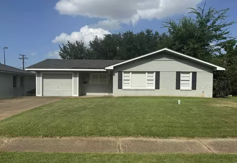 2410 Belle Grove Dr, Bossier City, LA 71111