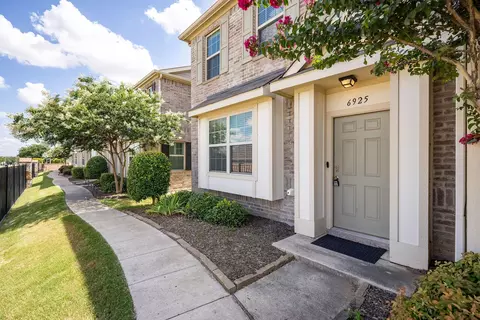 6925 Sandshell Blvd, Fort Worth, TX 76137