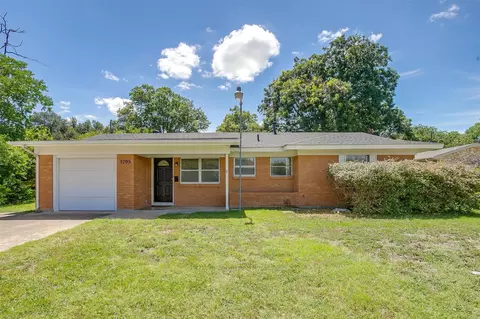 5705 Wheaton Dr, Fort Worth, TX 76133