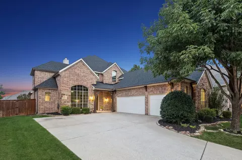 1425 Burnett Dr, Lantana, TX 76226