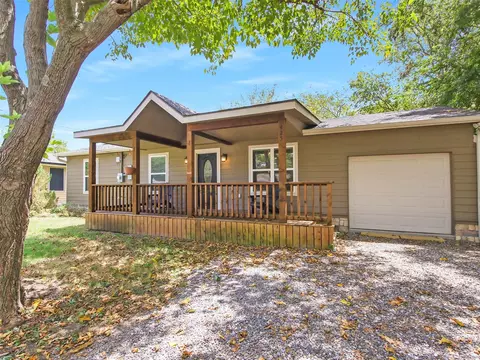 425 W Marshall Dr, Van Alstyne, TX 75495