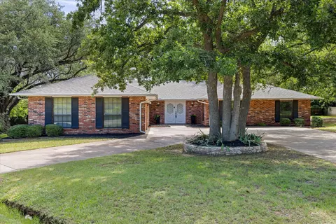 8509 Linden Ct, Granbury, TX 76049