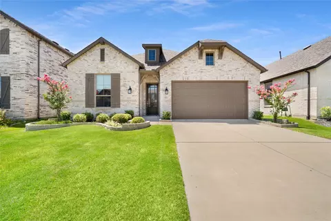 1416 Arrowwood Dr, Aubrey, TX 76227