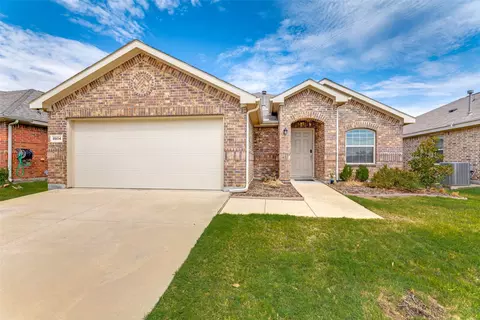 8904 Zubia Ln, Fort Worth, TX 76131